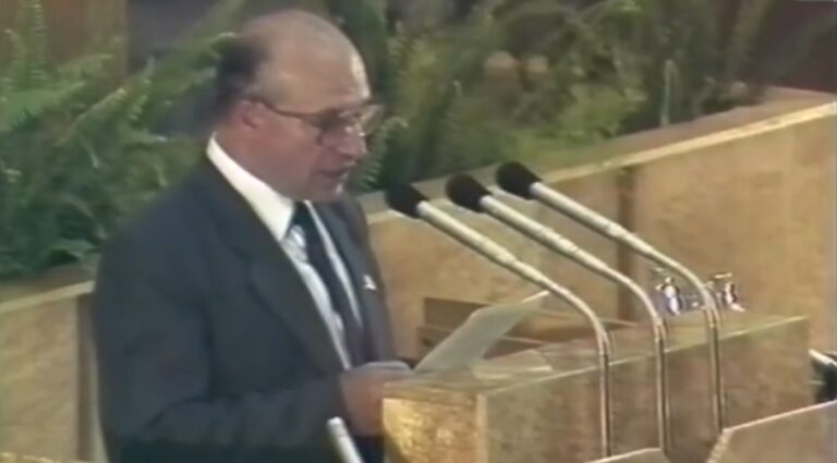 RECURS LA ISTORIE: Semnarea Declarației de Independență a Republicii Moldova