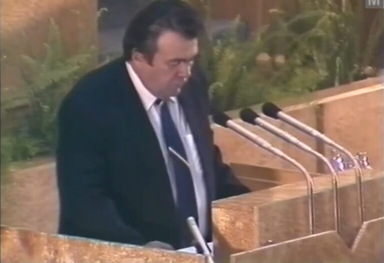RECURS LA ISTORIE // Mircea Snegur, la 27 august 1991: „Trăiască Moldova independentă!”