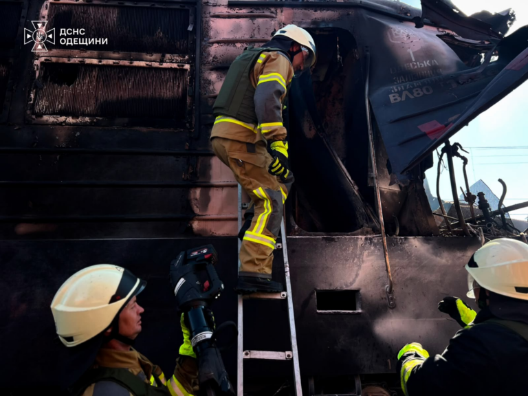 Două persoane au murit în urma unui atac rusesc asupra unui tren de pasageri din raionul Bereziv, Odesa