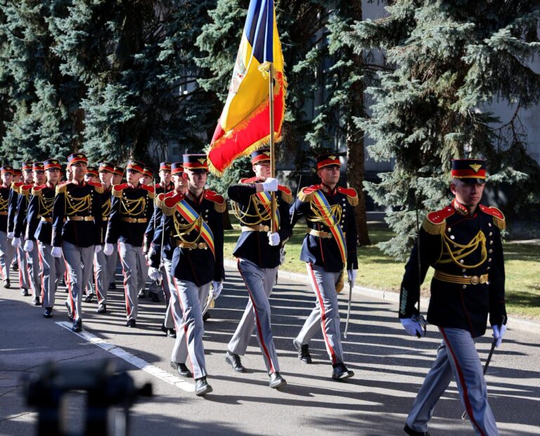 (VIDEO) Parada militară din 27 august, un omagiu adus celor care au luptat pentru independența R. Moldova