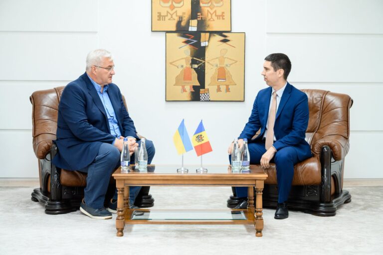 (FOTO) Șeful diplomației de la Chișinău: R. Moldova și Ucraina merg împreună pe drumul către Uniunea Europeană