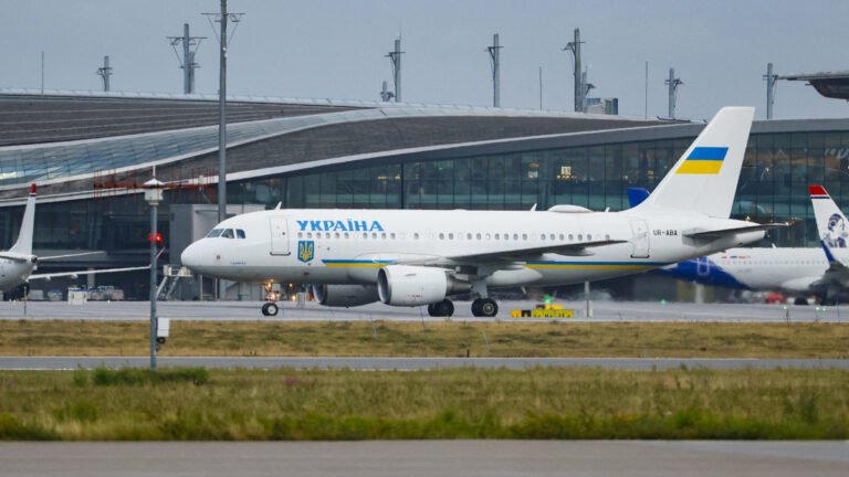 Kremlinul neagă că avionul lui Zelenski a fost amenințat de o dronă în timp ce zbura către Oslo