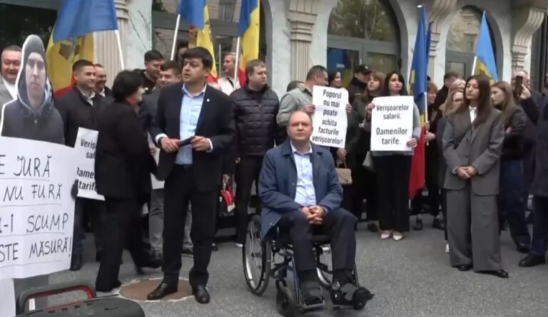 Protest la sediul ANRE față de majorarea tarifului la gaz