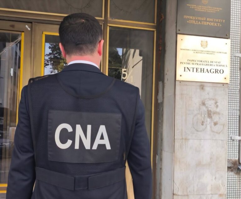 Percheziții CNA la „InTehAgro”: Mai multe persoane, vizate într-un dosar de corupție