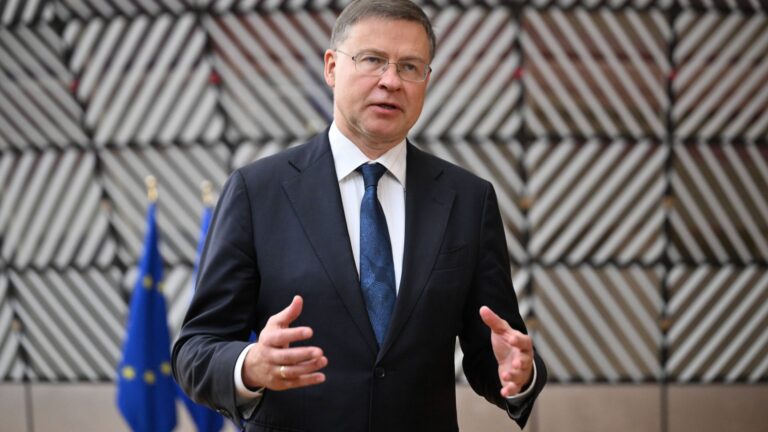 Comisarul european pentru Economie, vizită în Republica Moldova