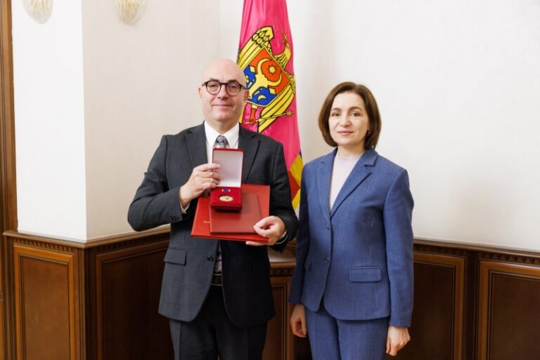 Ambasadorul Poloniei la Chișinău, decorat cu „Ordinul Onoarei” 