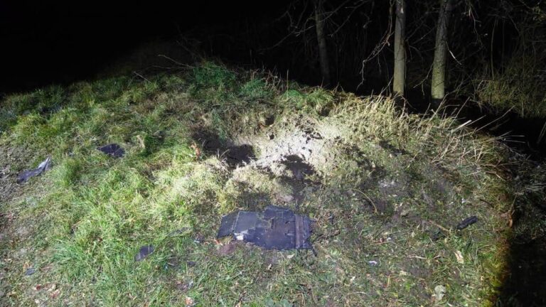 (FOTO//VIDEO) Noi detalii despre drona care a explodat la Orhei: Trei cratere, descoperite la fața locului