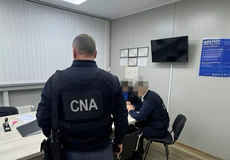 (FOTO) Percheziții CNA la Postul de Inspecție la Frontieră Giurgiulești: Șase angajați ANSA, reținuți