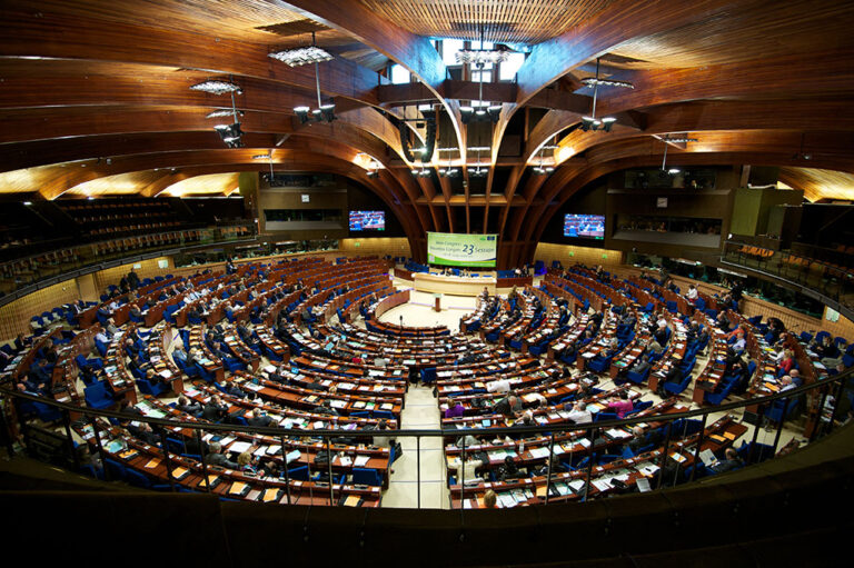 APCE consideră nelegitime alegerile pentru Duma de stat a Rusiei și cere comunității internaționale să nu recunoască rezultatele scrutinului