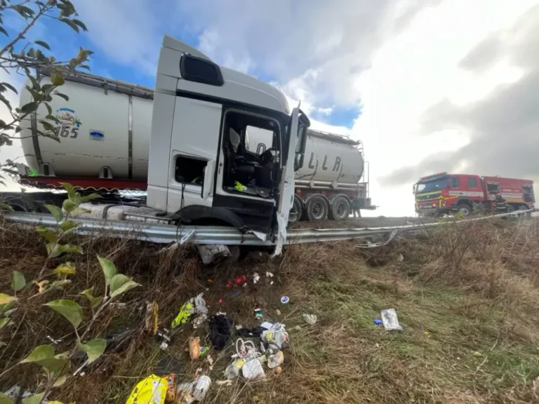 Un camion din R. Moldova, implicat într-un accident în România