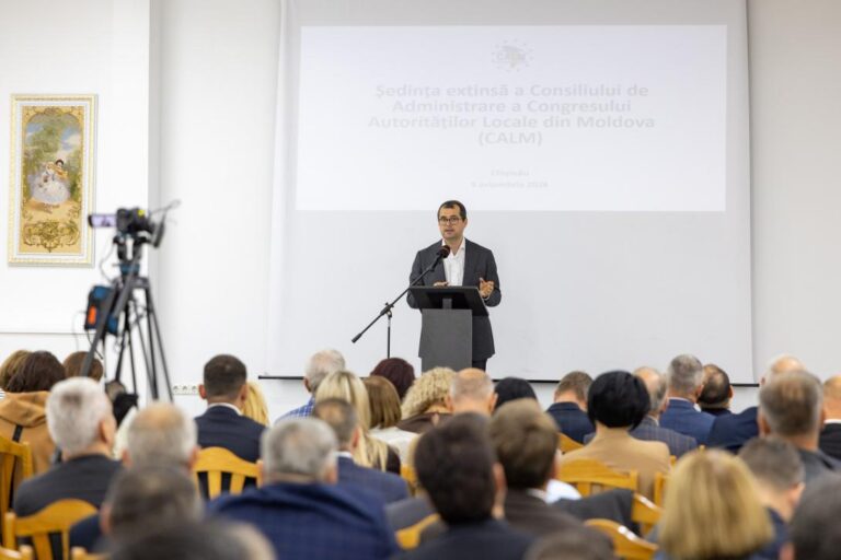 Premierul Vasile Tofan, la ședința extinsă a CALM: Dacă ținem la R. Moldova, trebuie să înțelegem că avem nevoie de consolidare